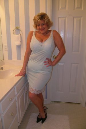 Envie de légèreté estivale Murielle - rencontre-Cougar-Le Blanc-Mesnil